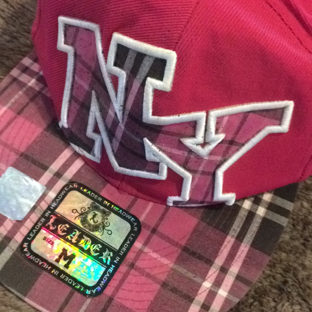 Leader NY Hat. Like New. Medium.